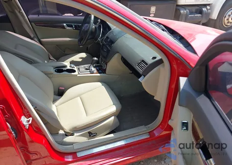 2009 Mercedes-Benz C 300 Luxury 4Matic/Sport 4Matic z USA, uszkodzony, nr VIN WDDGF81X89F283240